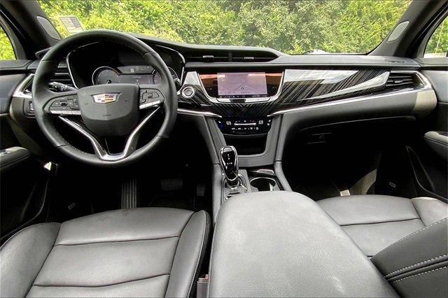 2025 Cadillac XT6 Vehicle Photo in KANSAS CITY, MO 64114-4545