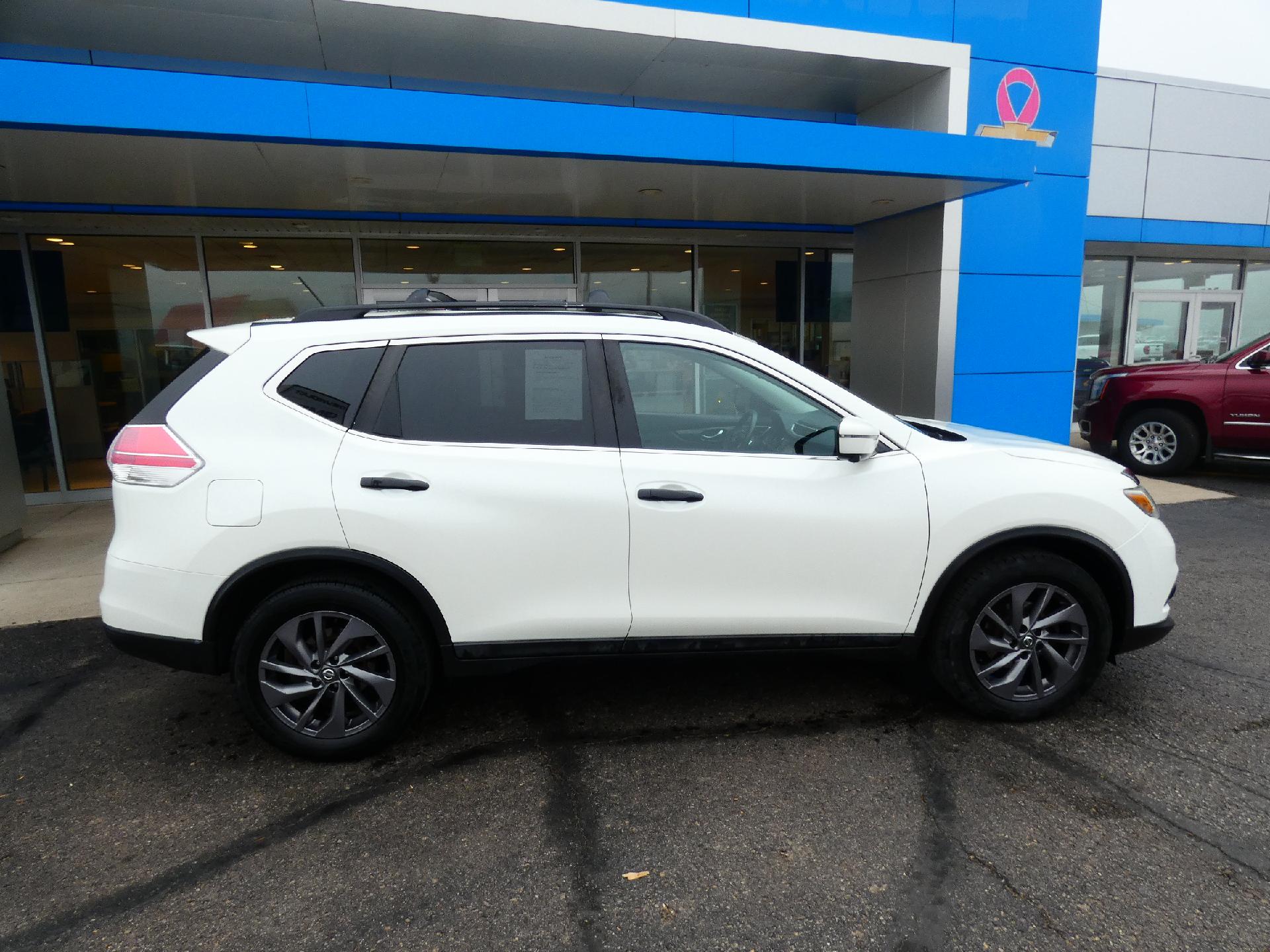 Used 2016 Nissan Rogue SL with VIN 5N1AT2MV2GC838600 for sale in Jamestown, ND