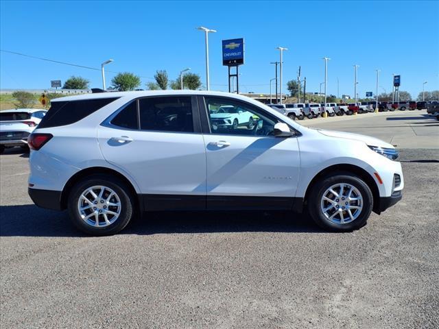 2024 Chevrolet Equinox Vehicle Photo in NEDERLAND, TX 77627-8017