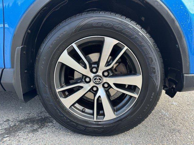 2018 Toyota RAV4 Vehicle Photo in Mechanicsburg, PA 17050-1707