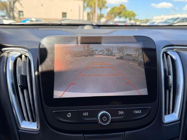 2017 Chevrolet Malibu Vehicle Photo in DELRAY BEACH, FL 33483-3294