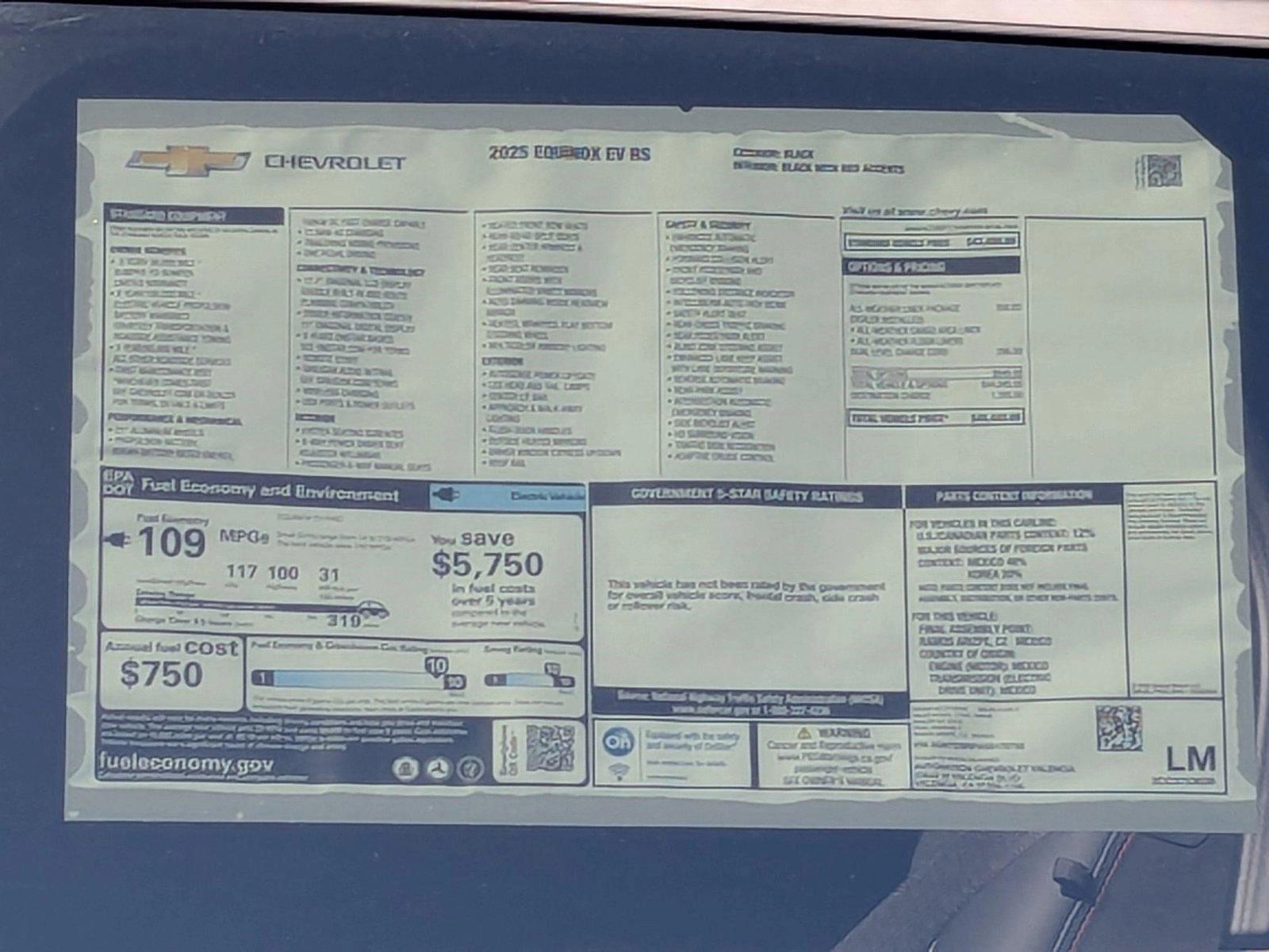 2025 Chevrolet Equinox EV Vehicle Photo in VALENCIA, CA 91355-1705