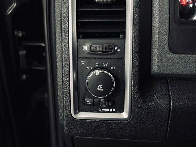 2017 Ram 1500 Vehicle Photo in MEDINA, OH 44256-9631