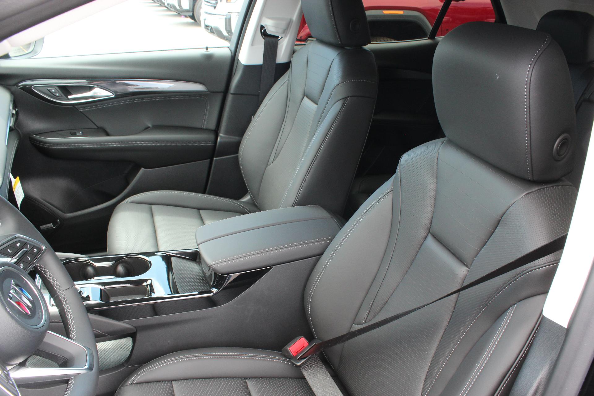 2025 Buick Envision Vehicle Photo in AURORA, CO 80012-4011