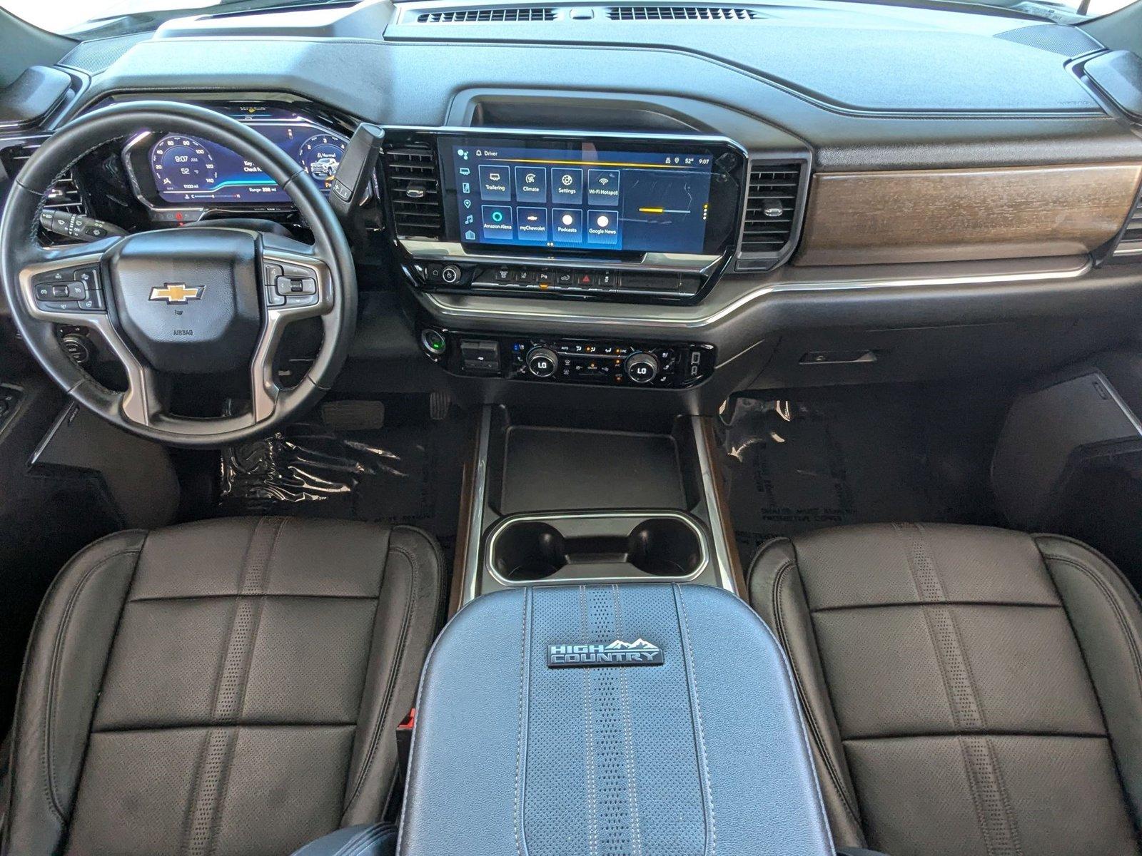 2024 Chevrolet Silverado 2500 HD Vehicle Photo in VALENCIA, CA 91355-1705