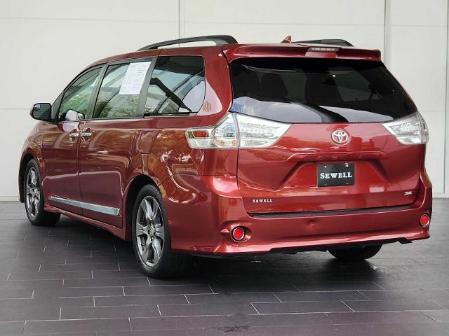 2020 Toyota Sienna Vehicle Photo in HOUSTON, TX 77079