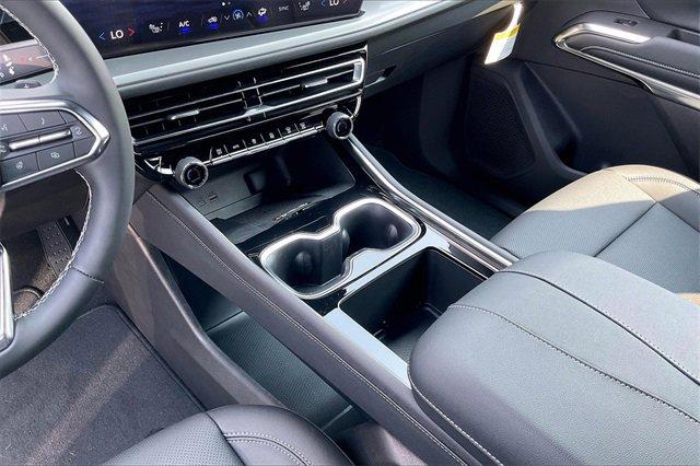 2025 Chevrolet Traverse Vehicle Photo in INDEPENDENCE, MO 64055-1314