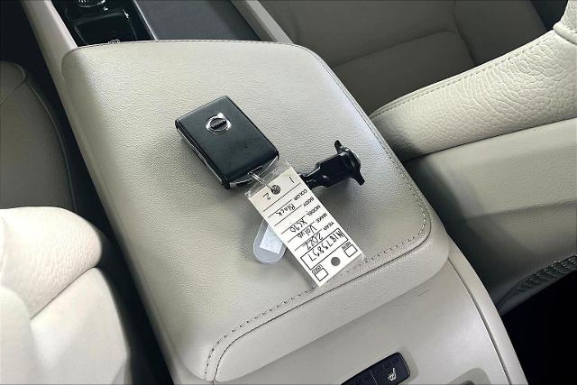 2024 Volvo V60 Cross Country Vehicle Photo in Houston, TX 77007