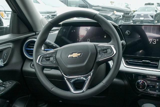 2025 Chevrolet Trax Vehicle Photo in VENTURA, CA 93003-8585