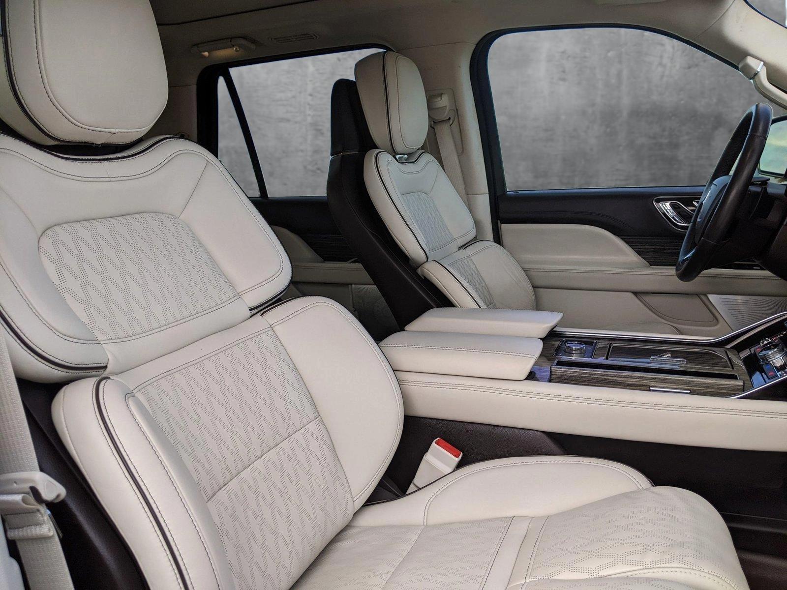 2020 Lincoln Navigator Vehicle Photo in Austin, TX 78728