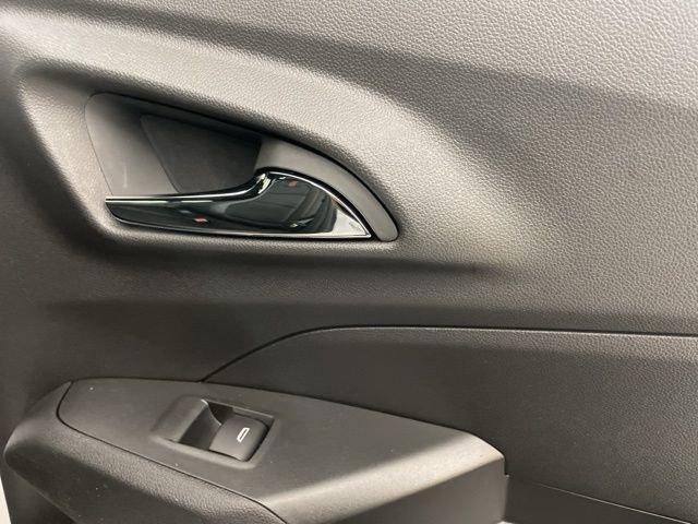 2025 Chevrolet Trax Vehicle Photo in PHOENIX, AZ 85014-3381