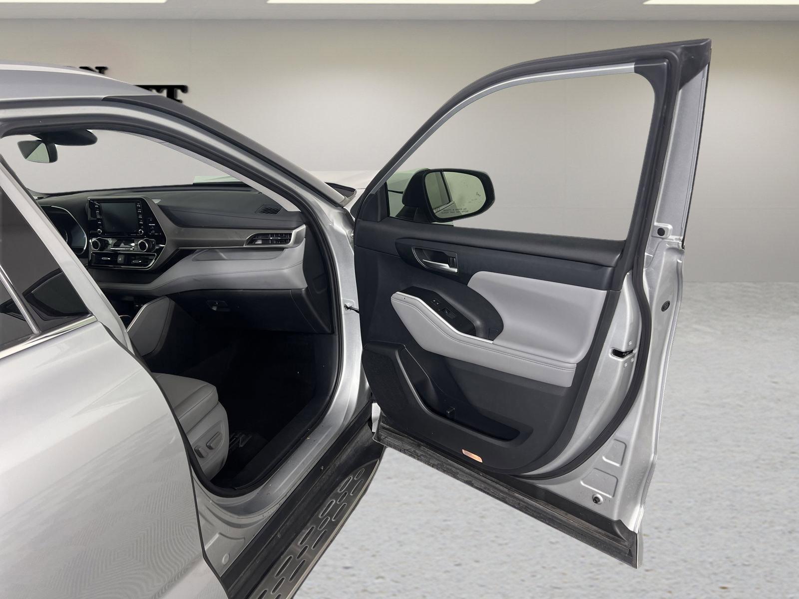 2021 Toyota Highlander Vehicle Photo in GEORGETOWN, TX 78626-7508