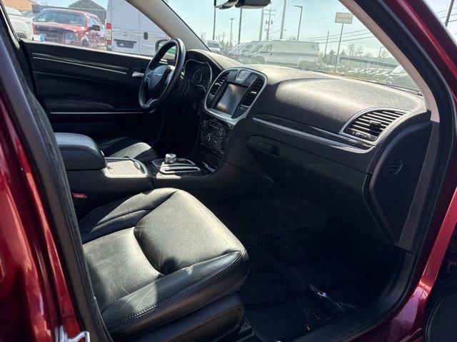 2016 Chrysler 300 Vehicle Photo in MEDINA, OH 44256-9631