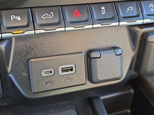 2023 GMC Sierra 3500HD Vehicle Photo in Pleasant Hills, PA 15236