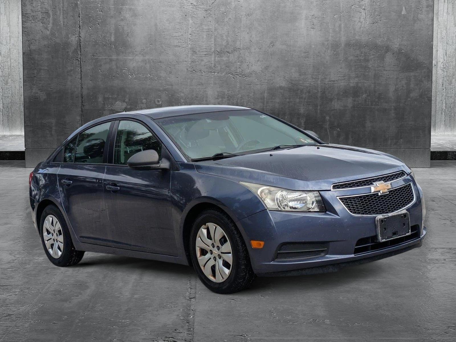 2013 Chevrolet Cruze Vehicle Photo in GREENACRES, FL 33463-3207