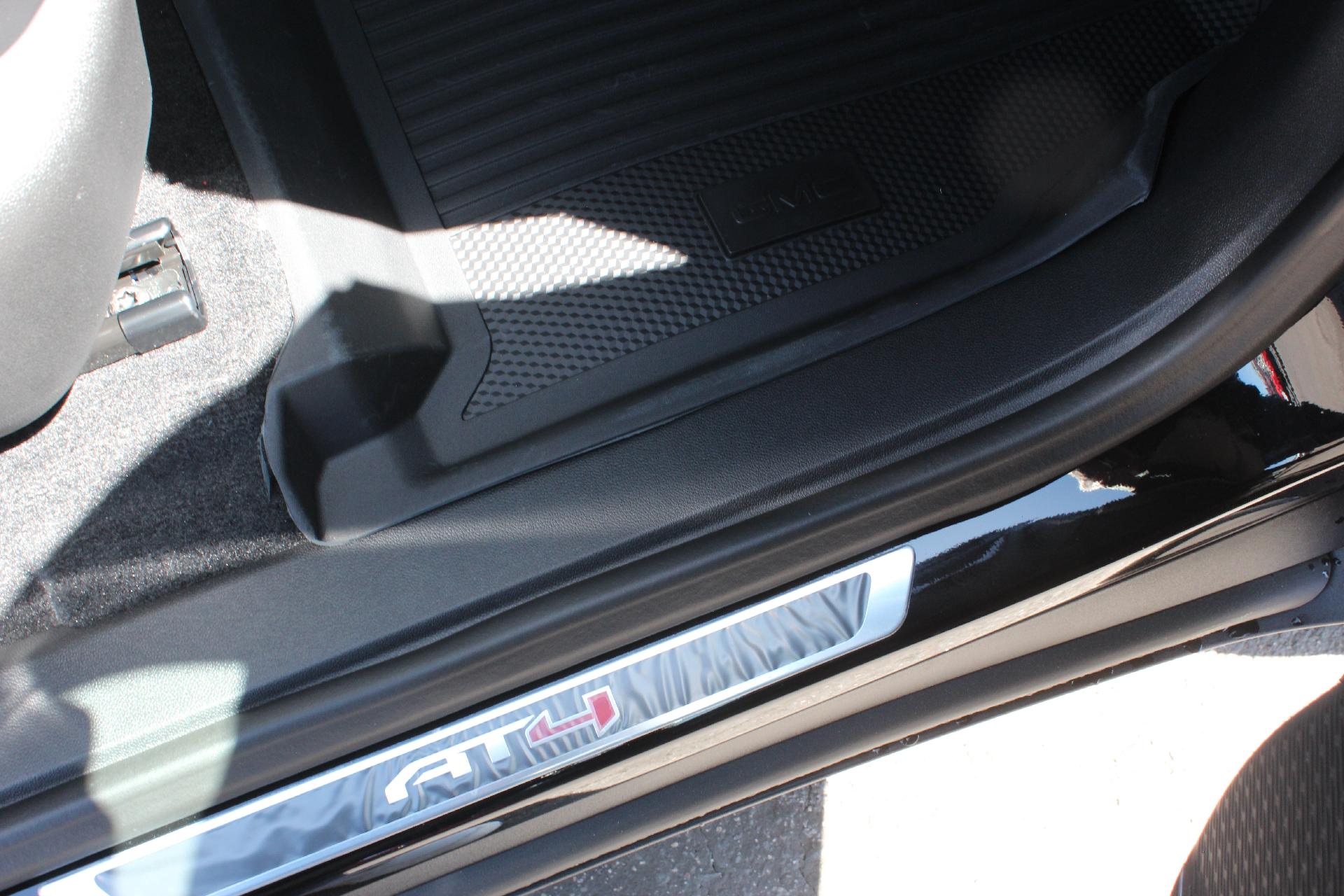2025 GMC Acadia Vehicle Photo in AURORA, CO 80012-4011