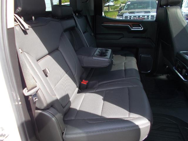 2023 GMC Sierra 1500 Vehicle Photo in LOWELL, MA 01852-4336
