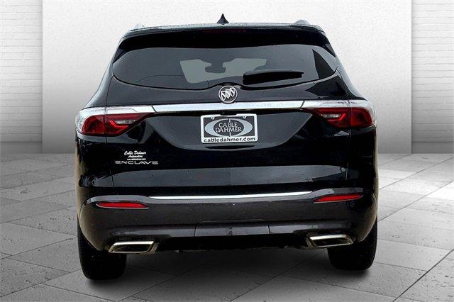 2022 Buick Enclave Vehicle Photo in TOPEKA, KS 66609-0000