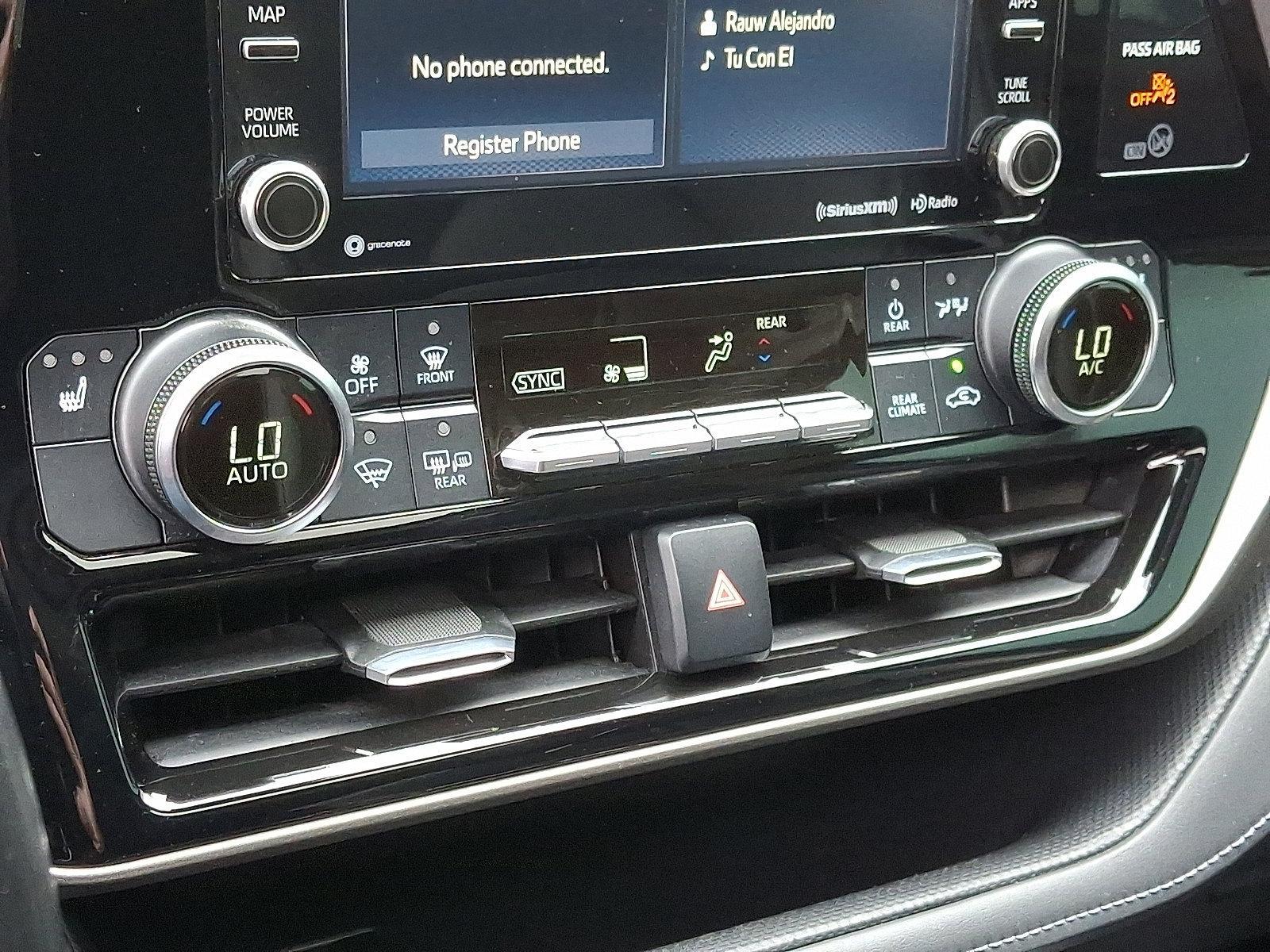 2021 Toyota Highlander Vehicle Photo in Trevose, PA 19053