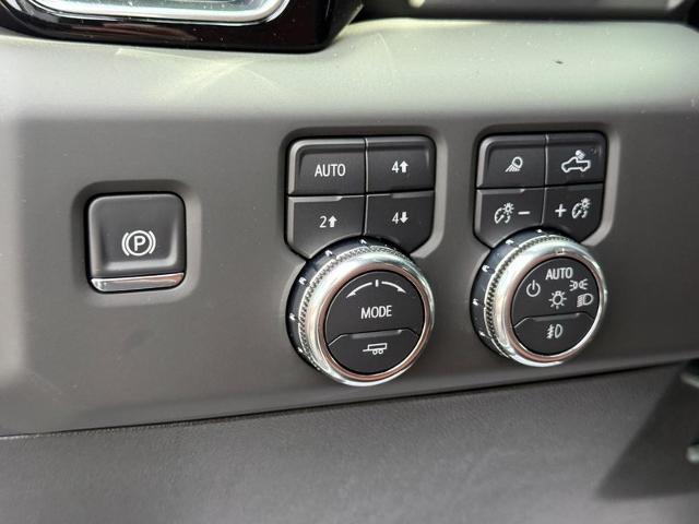 2025 GMC Sierra 3500 HD Vehicle Photo in COLUMBIA, MO 65203-3903