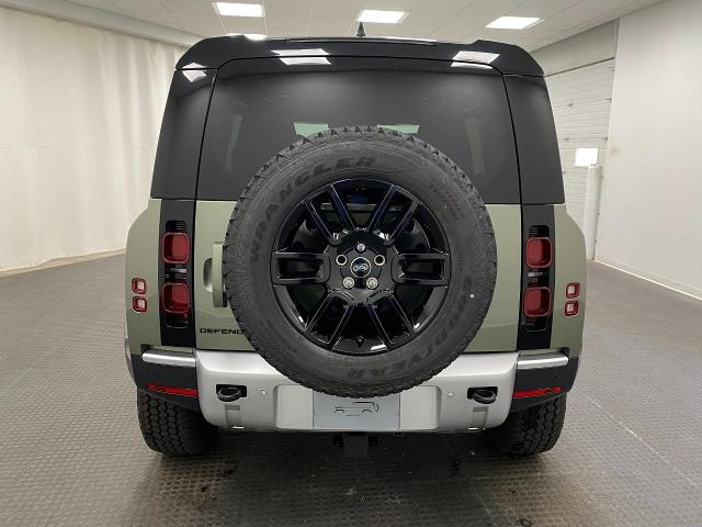 2025 Defender Vehicle Photo in Appleton, WI 54913