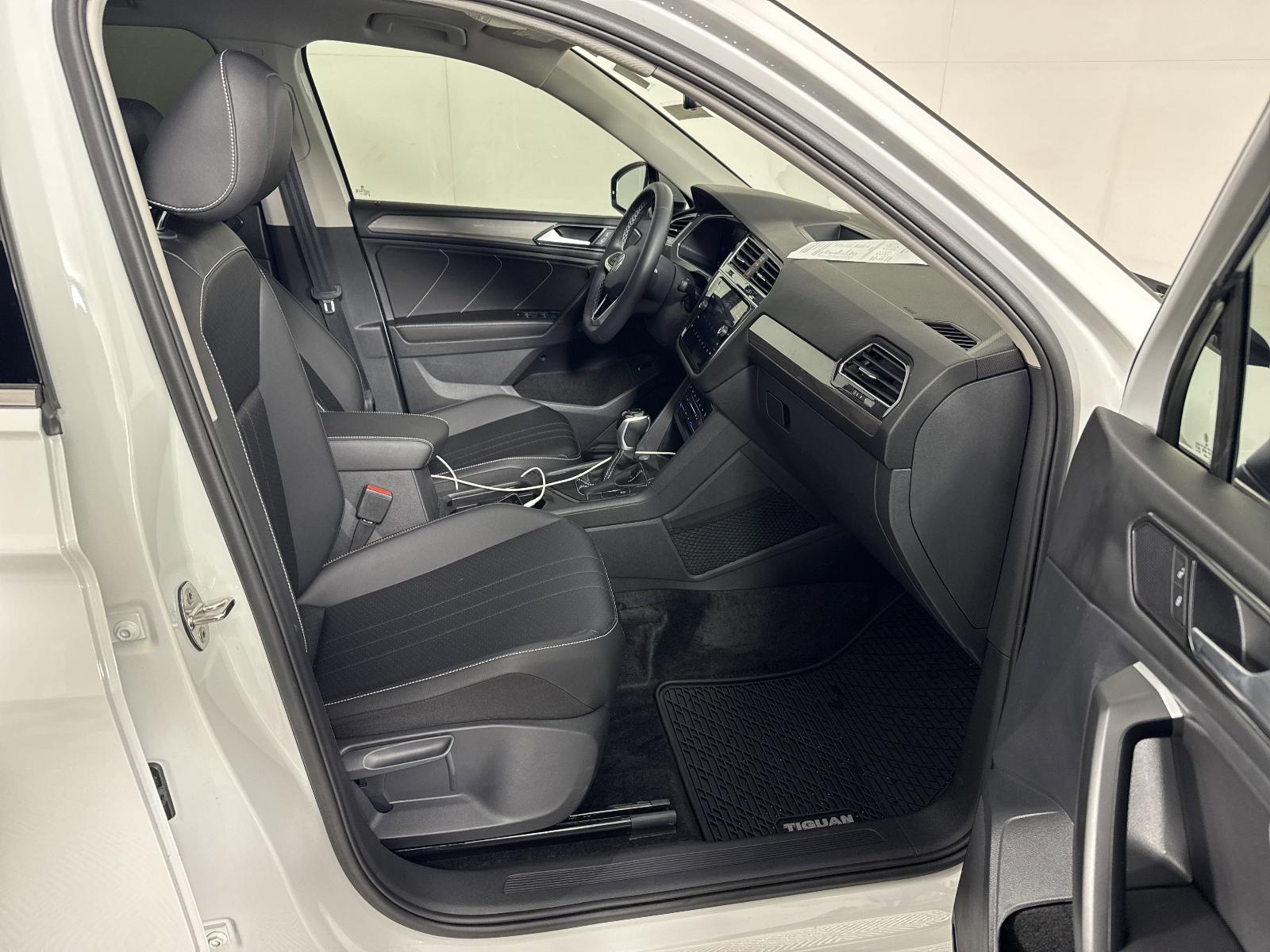 2024 Volkswagen Tiguan Vehicle Photo in Georgetown, TX 78626