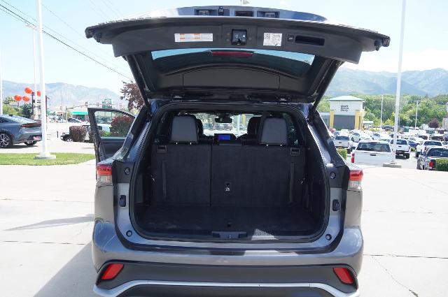 2024 Toyota Highlander Vehicle Photo in Riverdale, UT 84405
