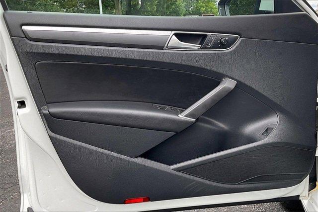 2018 Volkswagen Passat Vehicle Photo in INDEPENDENCE, MO 64055-1314