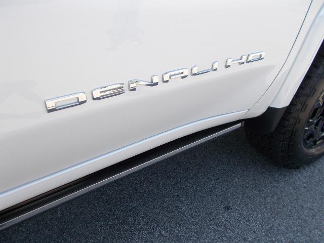 2024 GMC Sierra 2500 HD Vehicle Photo in LOWELL, MA 01852-4336