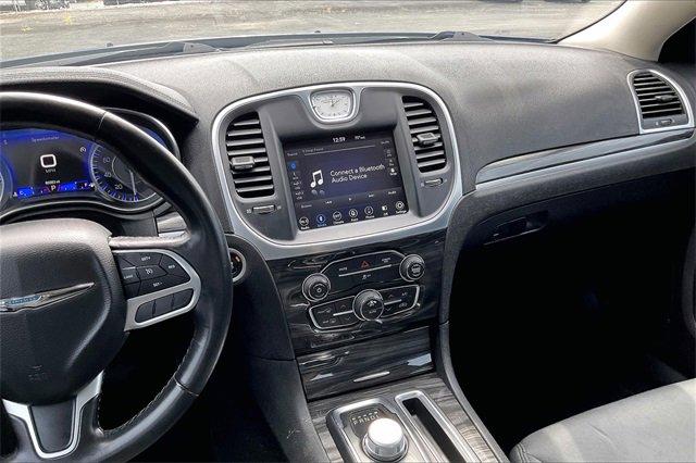 2019 Chrysler 300 Vehicle Photo in INDEPENDENCE, MO 64055-1314