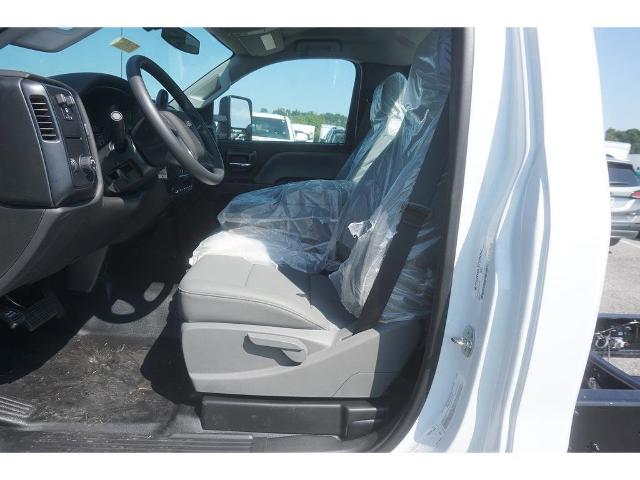 2023 Chevrolet Silverado 6500 HD Vehicle Photo in ALCOA, TN 37701-3235