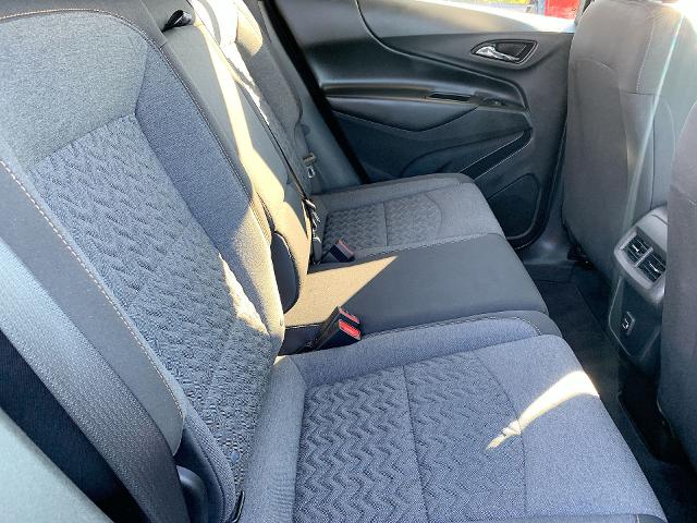 2022 Chevrolet Equinox Vehicle Photo in MOON TOWNSHIP, PA 15108-2571