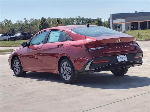 2024 Hyundai ELANTRA Vehicle Photo in Peoria, IL 61615