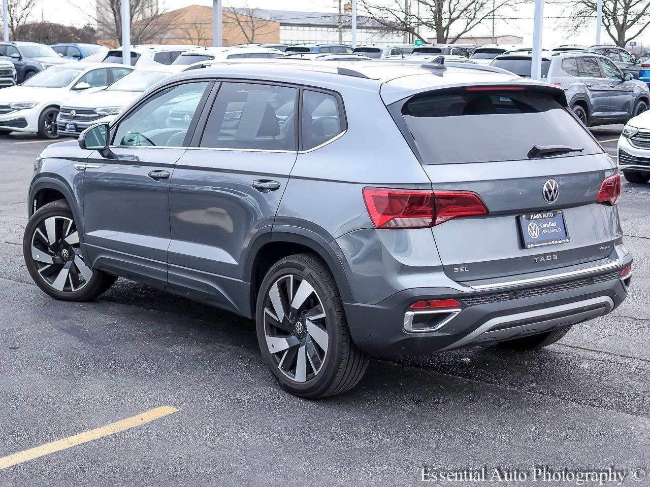 2024 Volkswagen Taos Vehicle Photo in Saint Charles, IL 60174