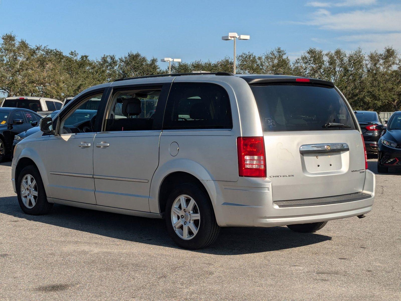 2010 Chrysler Town & Country Vehicle Photo in St. Petersburg, FL 33713