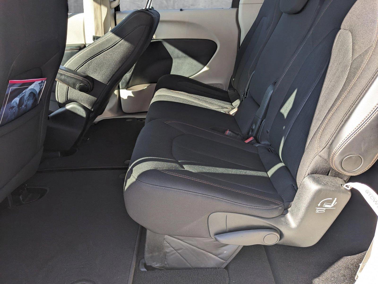 2018 Chrysler Pacifica Vehicle Photo in MIAMI, FL 33172-3015