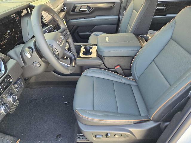 2025 GMC Yukon XL Vehicle Photo in DALLAS, TX 75209-3016