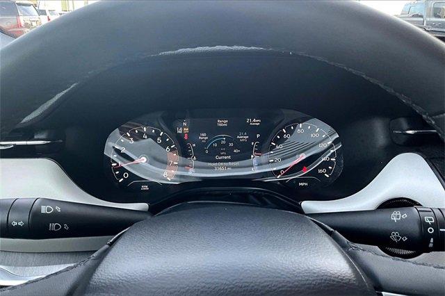 2023 Jeep Compass Vehicle Photo in TOPEKA, KS 66609-0000