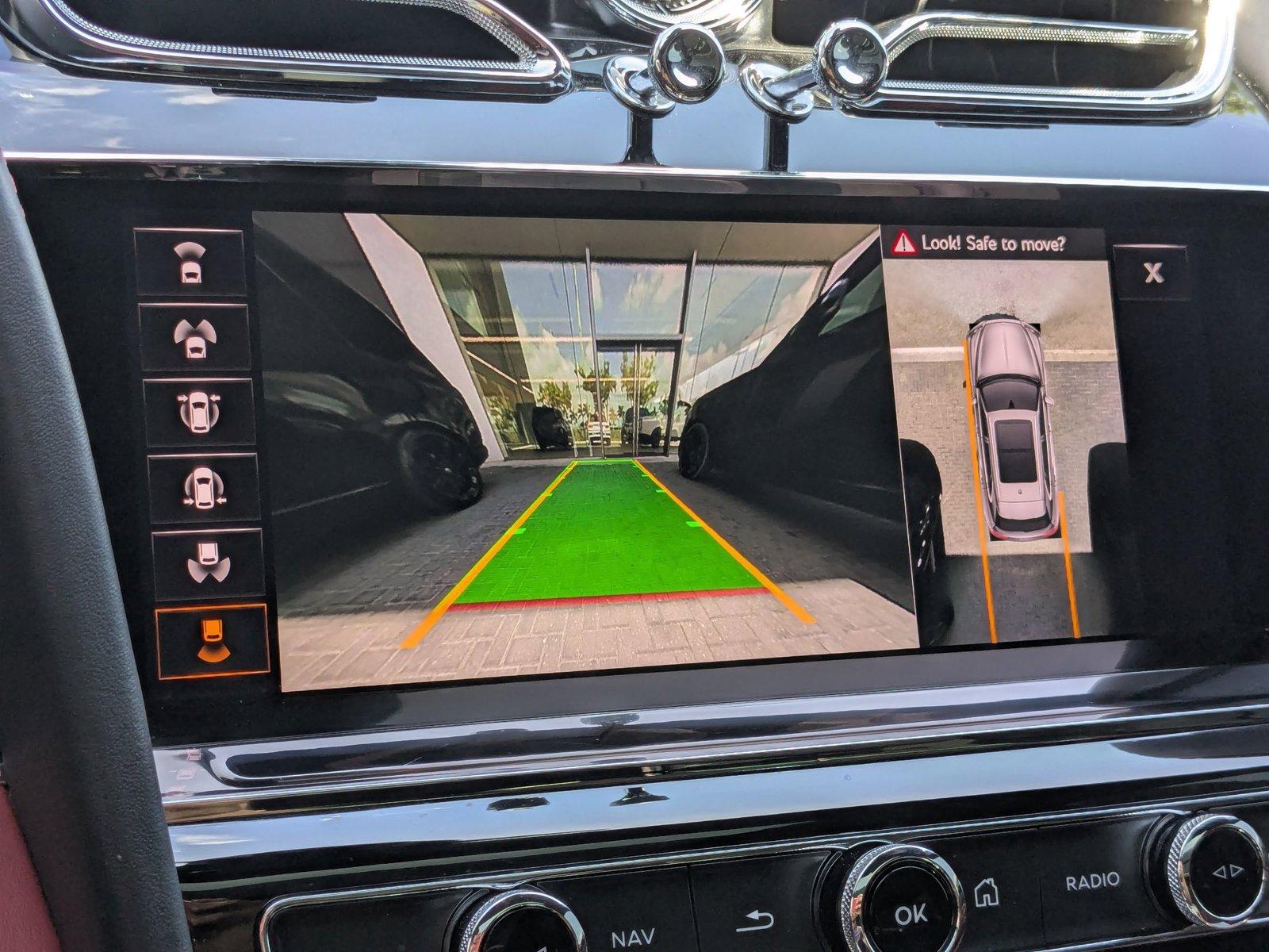 2022 Bentley Bentayga Vehicle Photo in Pompano Beach, FL 33064