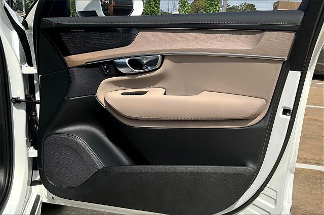 2025 Volvo XC90 Plug-In Hybrid Vehicle Photo in Houston, TX 77007