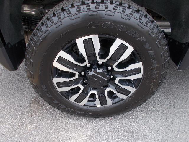 2025 GMC Sierra 2500 HD Vehicle Photo in LOWELL, MA 01852-4336