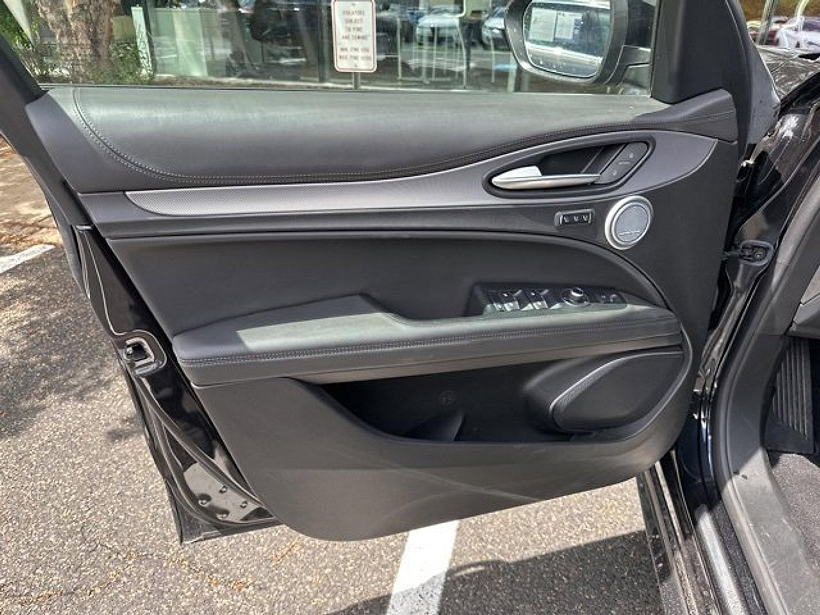 2022 Alfa Romeo Stelvio Vehicle Photo in Willow Grove, PA 19090