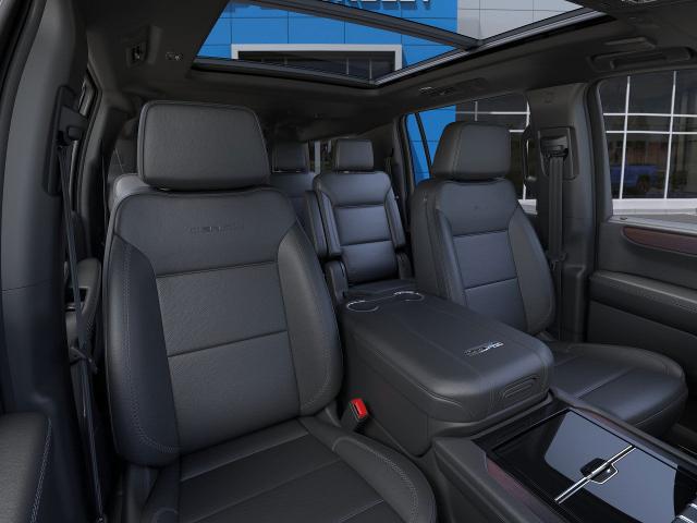 2025 GMC Yukon XL Vehicle Photo in EMPORIA, VA 23847-1235