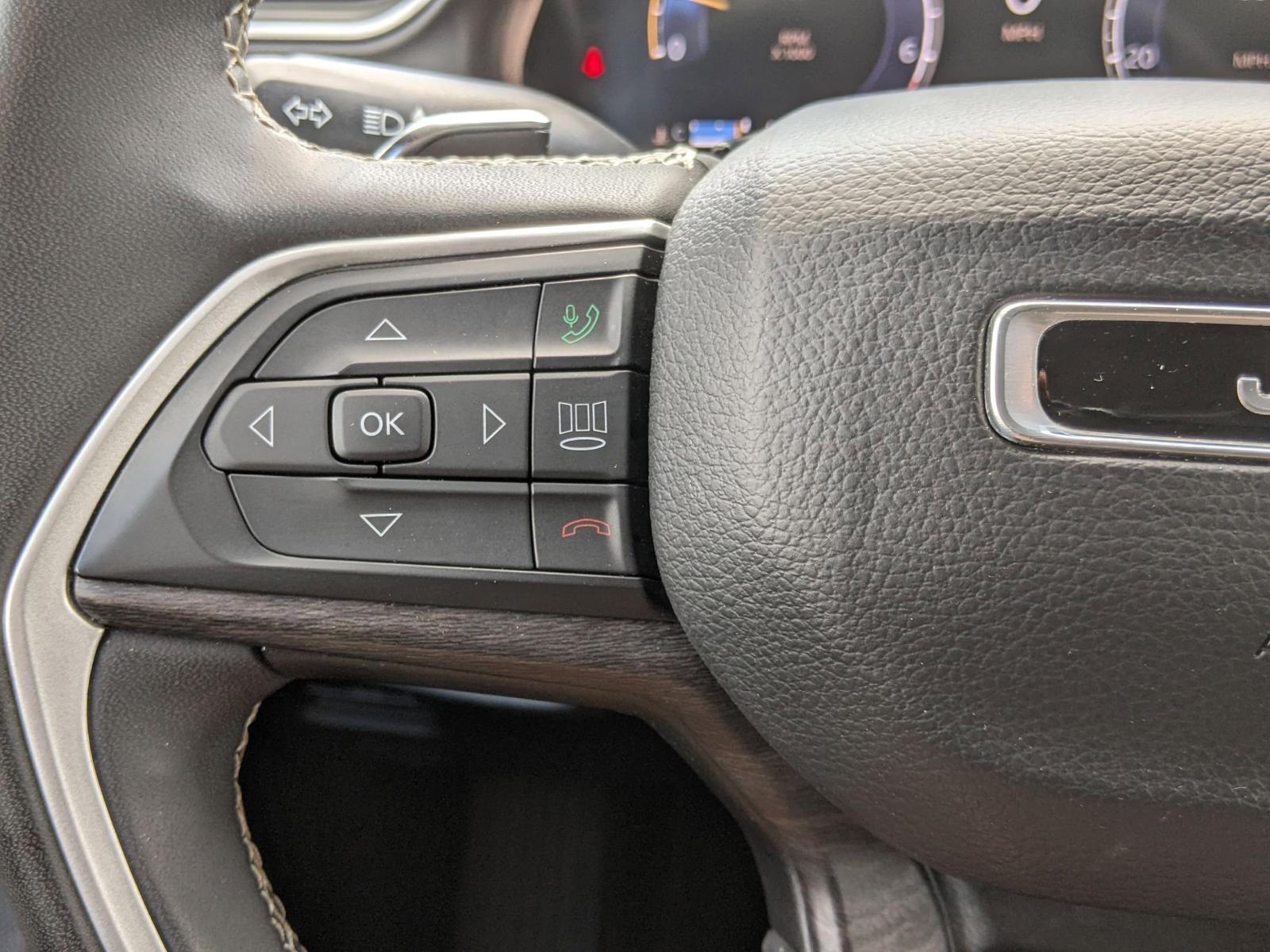 2023 Jeep Grand Cherokee Vehicle Photo in Seguin, TX 78155