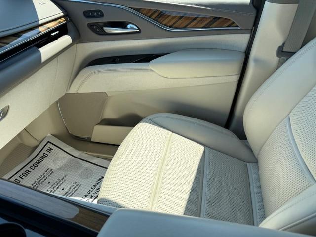2023 Cadillac Escalade ESV Vehicle Photo in COLUMBIA, MO 65203-3903