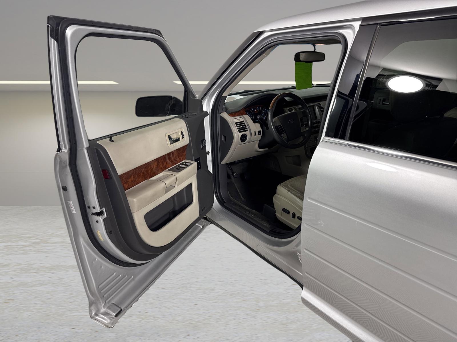 2011 Ford Flex Vehicle Photo in GEORGETOWN, TX 78626-7508