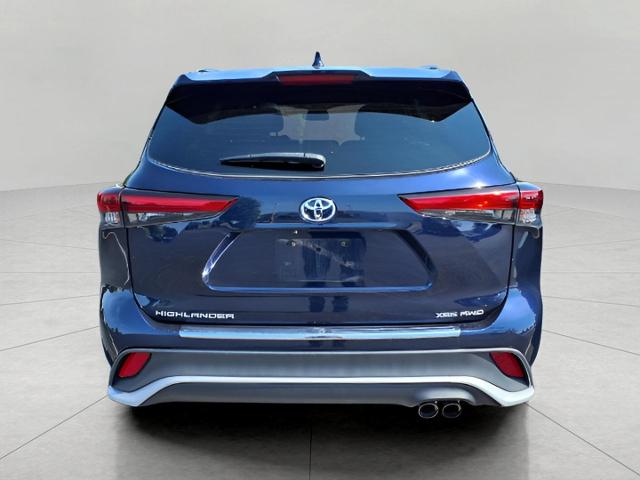 2022 Toyota Highlander Vehicle Photo in Oshkosh, WI 54904