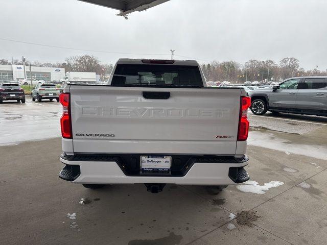 View vehicle photo 7