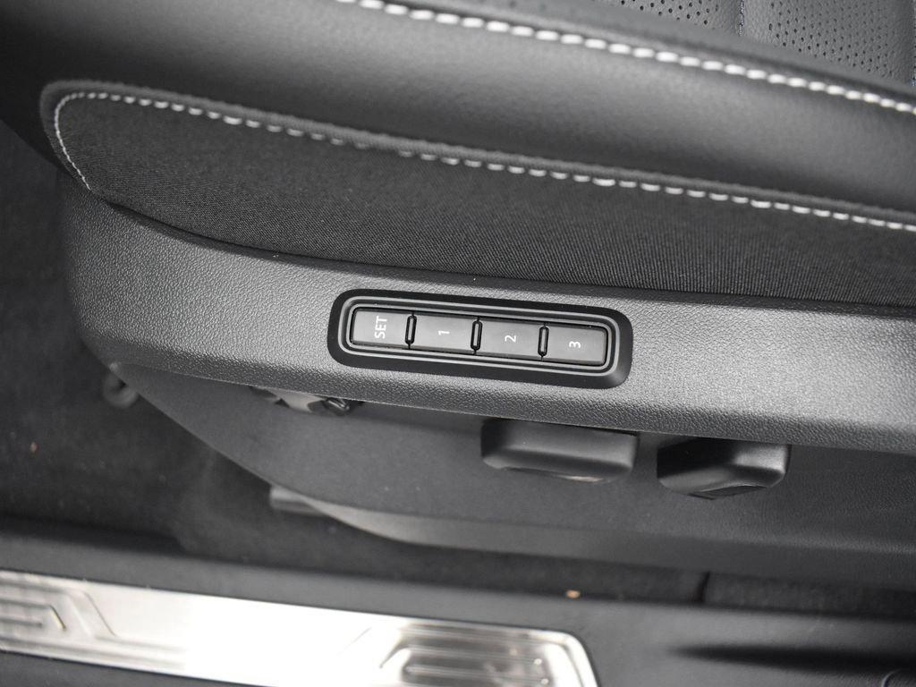 2024 Volkswagen Atlas Vehicle Photo in Marion, IA 52302