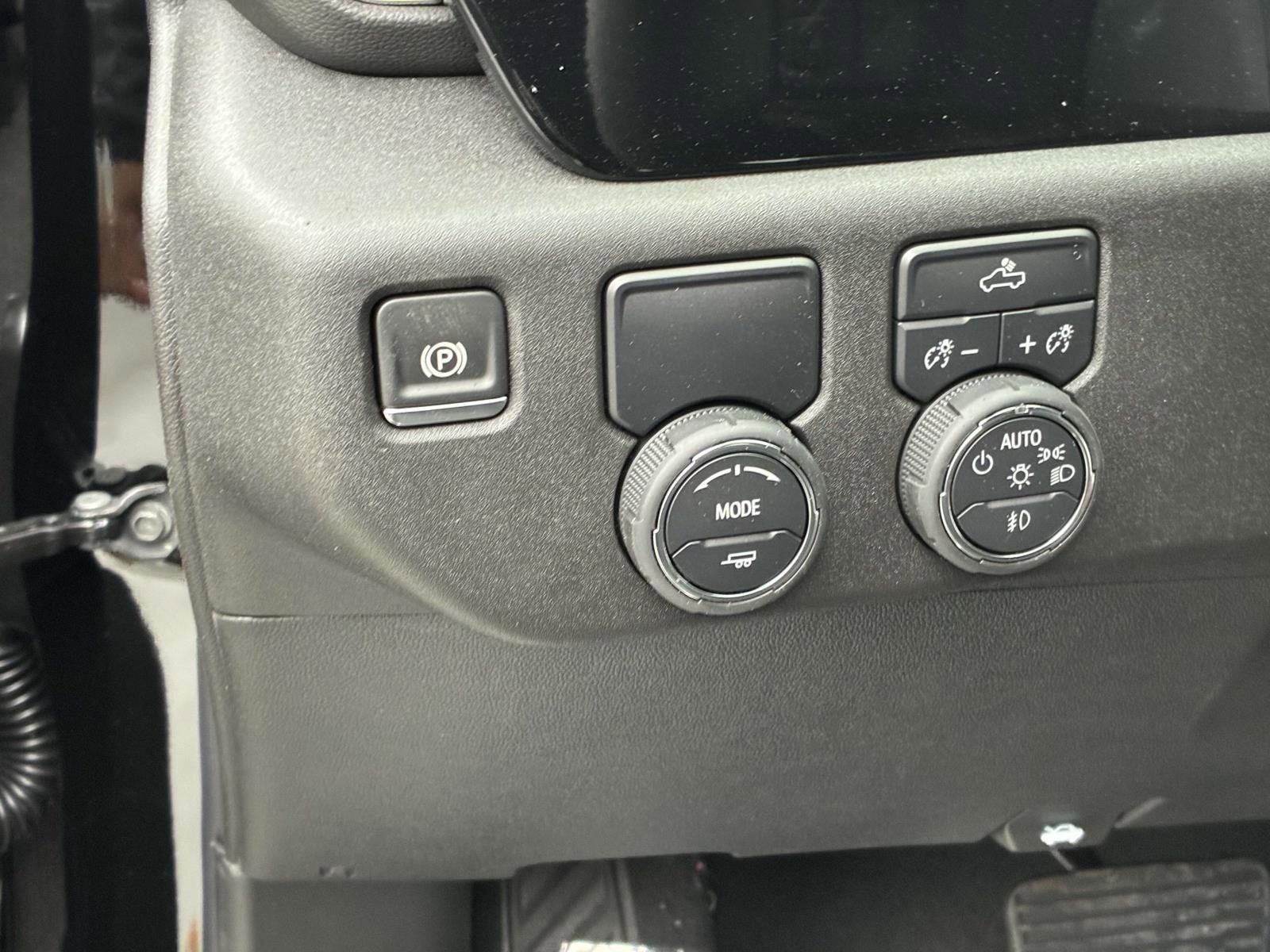 2025 Chevrolet Silverado 1500 Vehicle Photo in LOS ANGELES, CA 90007-3794